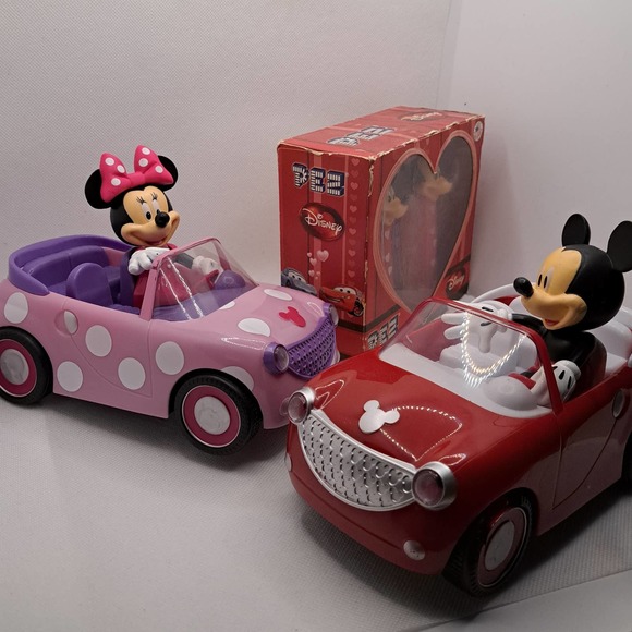 Vintage Minnie and Mickey - Battery Operated Cars and PEEZ - Picture 2 of 11